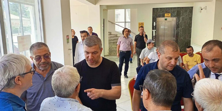 İsmail Küçükkaya'nın annesi toprağa verildi