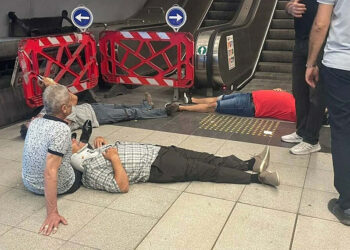 İzmir metrosundaki merdiven arızası kaynaklı kaza kamerada