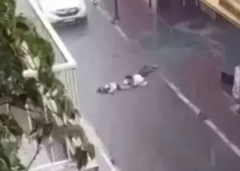 İzmir'de gök gürültülü sağanak; akıma kapılan 2 kişi öldü