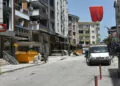 İzmir'de patlamanın olduğu sokakta yaşayanlar temizlik