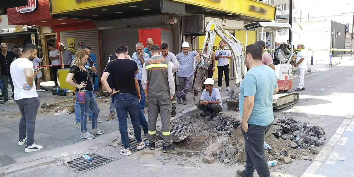 İzmir'de yolda akıma kapılan 2 kişinin ölümünde gözaltı sayısı 31 oldu