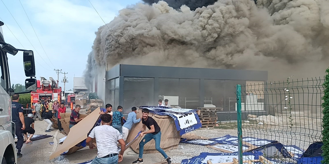 İznik'te soğuk hava deposunda yangın