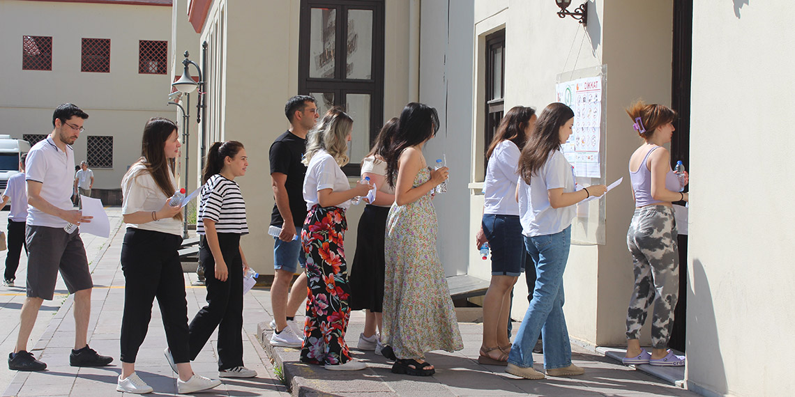 KPSS Alan Bilgisi Sınavı başladı