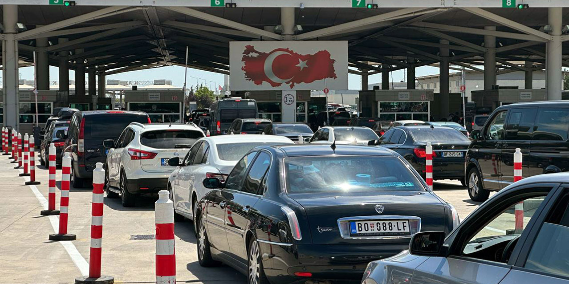 Kapıkule Sınır Kapısı'nda yolcu giriş rekoru kırıldı