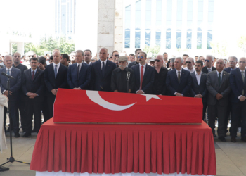 Kenan Işık son yolculuğuna uğurlandı