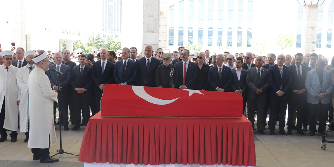 Kenan Işık son yolculuğuna uğurlandı