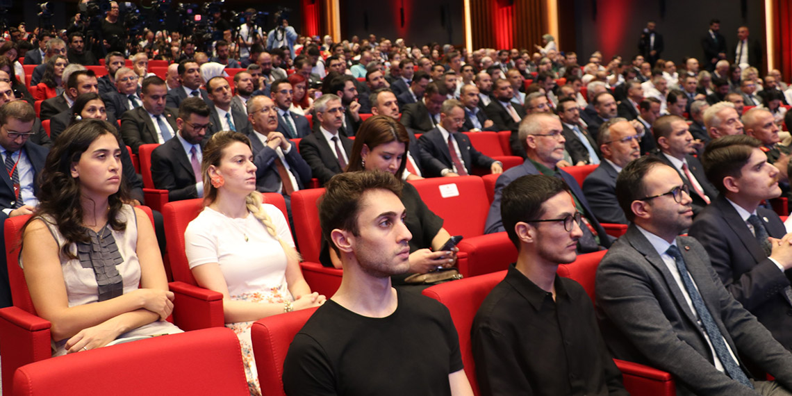 Kimsenin Türkiye'ye demokrasi dersi vermesine müsaade etmeyeceğiz