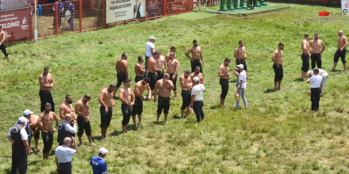 Kırkpınar'da başpehlivanların ilk tur karşılaşmaları tamamlandı
