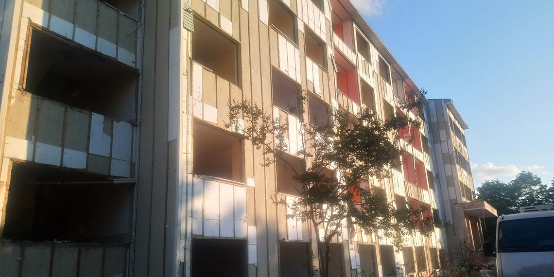 Kızılay Huzurevi yıkıldı; hatıralar enkaza gömüldü