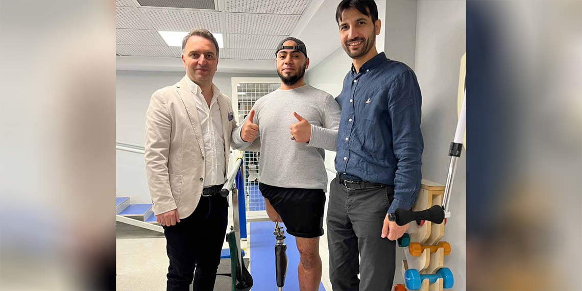 Libyalı asker, kemik içine yerleştirilen implantla ayağa kalktı