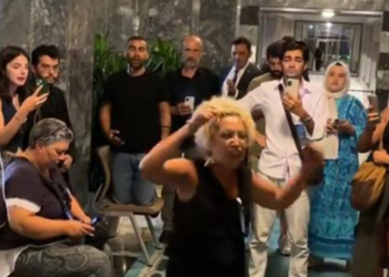 Meclis koridorunda ıslık ve sloganlı protesto tartışması