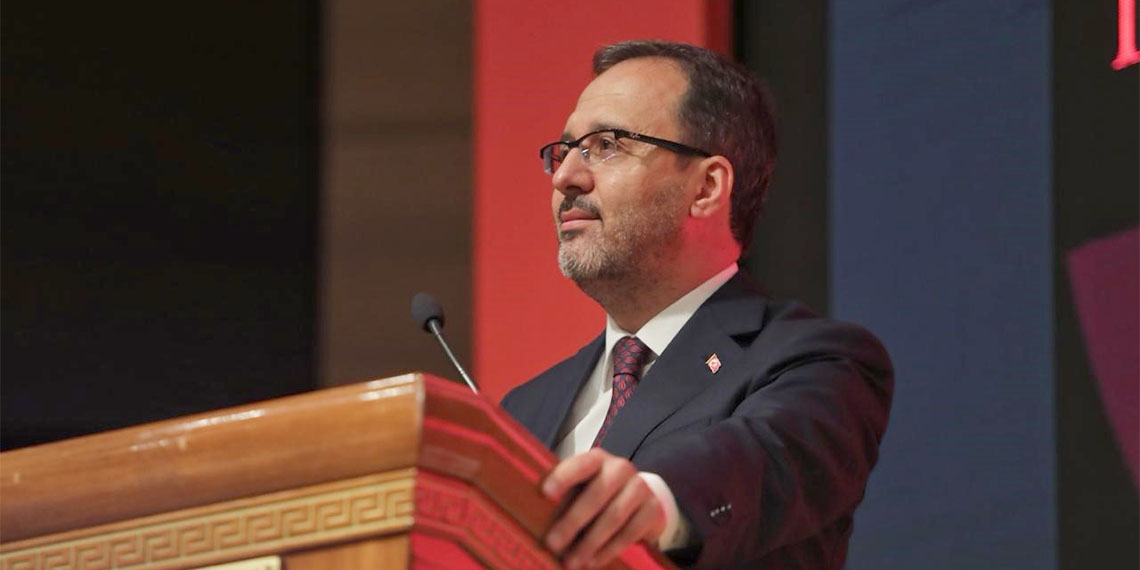 Mehmet Kasapoğlu 15 Temmuz mesajında "Bu millet kahramanlarını asla unutmayacak, unutturmayacaktır” ifadelerini kullandı.