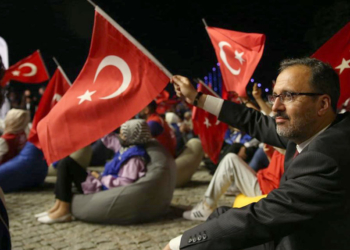 Bu millet kahramanlarını asla unutmayacak