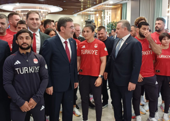 Milli sporcular için uğurlama töreni düzenlendi