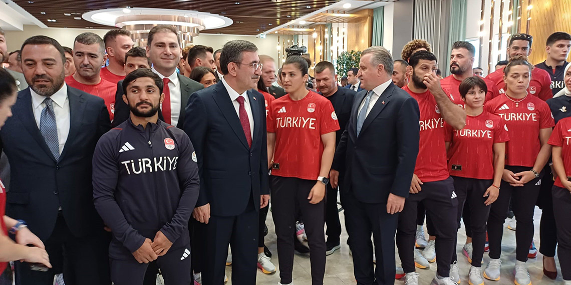 Milli sporcular için uğurlama töreni düzenlendi