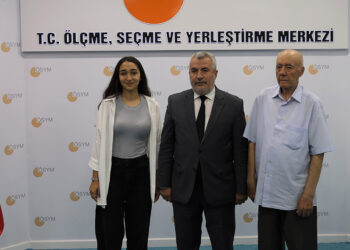 ÖSYM Başkanı Ersoy, en genç ve en yaşlı YKS adaylarıyla buluştu