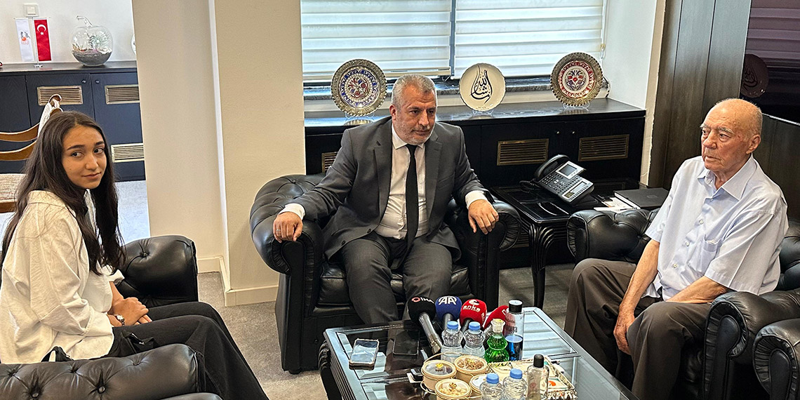 ÖSYM Başkanı Ersoy, en genç ve en yaşlı YKS adaylarıyla buluştu