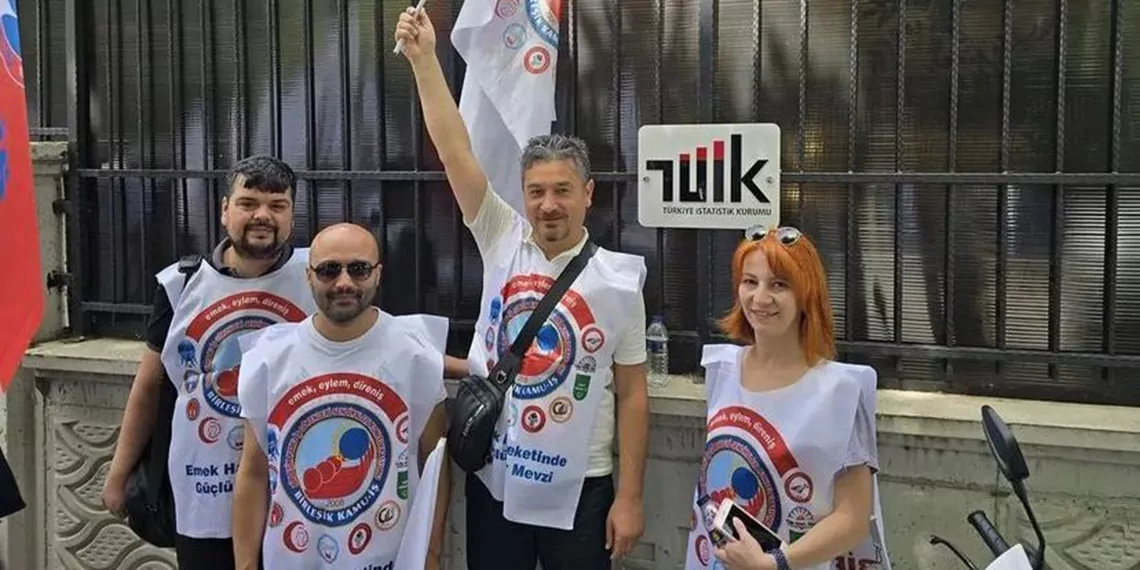 Öğretmenlik mesleği kanunu teklifi’nin birinci bölümünde yer alan 16 madde daha türkiye büyük millet meclisi (tbmm) genel kurulu’nda kabul edilirken, eğitim emekçileri teklife karşı direnişlerini sürdürüyor.