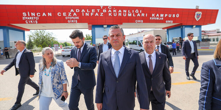 Özgür Özel: Çürümüşleri ayıklayın bu yükten kurtulun