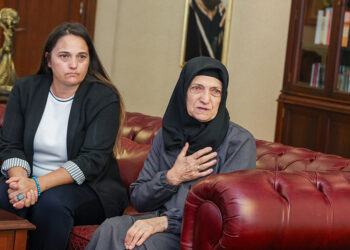 Özgür Özel, Sinan Ateş'in annesi ve kız kardeşiyle görüştü