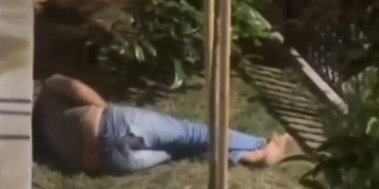 Parkta mastürbasyon yapan şüpheliyi mahalleli darbetti