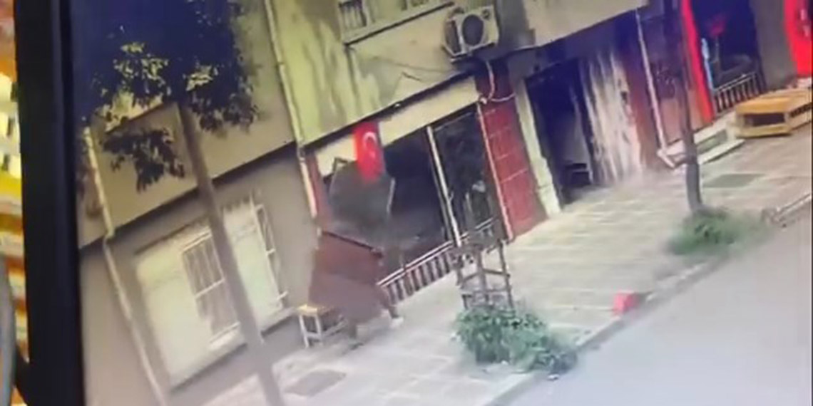 Pes dedirten hırsızlık! Binanın demir kapısını çaldılar