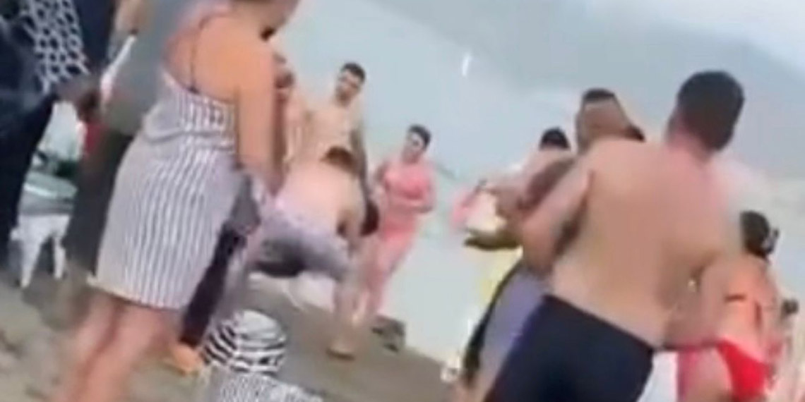 Plajda kadını taciz iddiasıyla darbedildi, gözaltına alındı