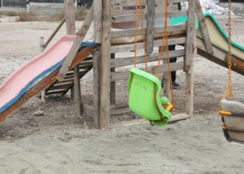 Salıncak ipi boynuna dolanan 10 yaşındaki Semanur öldü