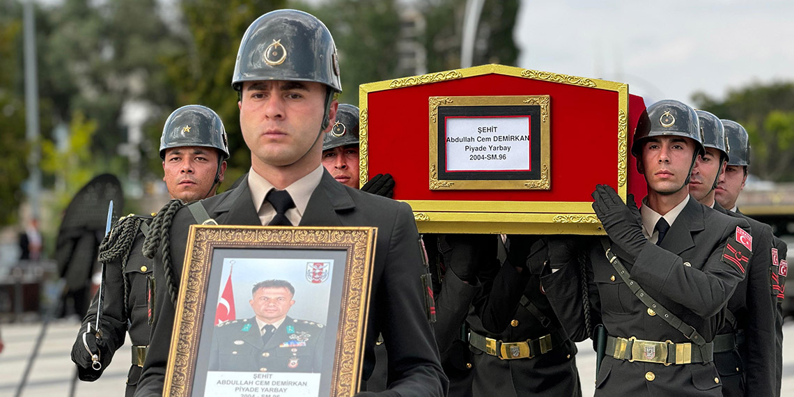 Şehit yarbay, son yolculuğuna uğurlandı