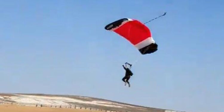 Sert düşüş yaşayan paraşüt sporcusu yaralandı