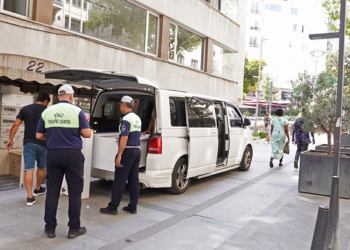 Şişli'de kaldırımları işgal eden 60 araca toplam 58 bin 620 lira ceza