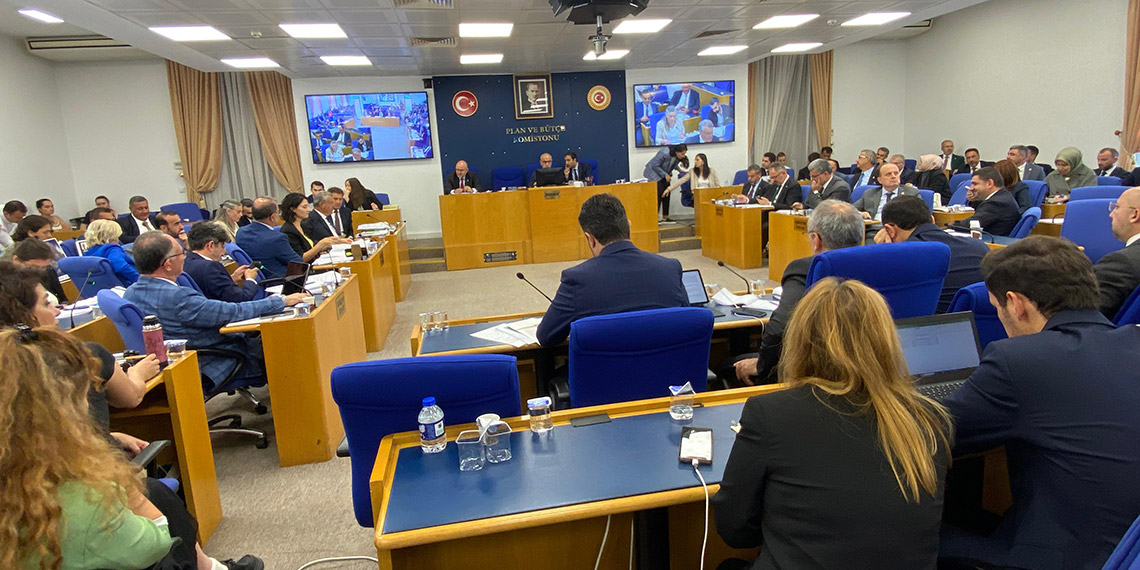 Sokak hayvanları yasası görüşmelerinde milletvekillerinin konuşmasına sınırlama