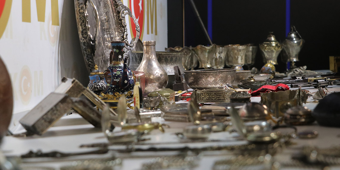 Sultan Abdülaziz'in 152 yıllık fermanı, kaçakçılardan kurtarıldı