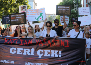 Tekirdağ'da hayvanseverler yürüyüş düzenledi