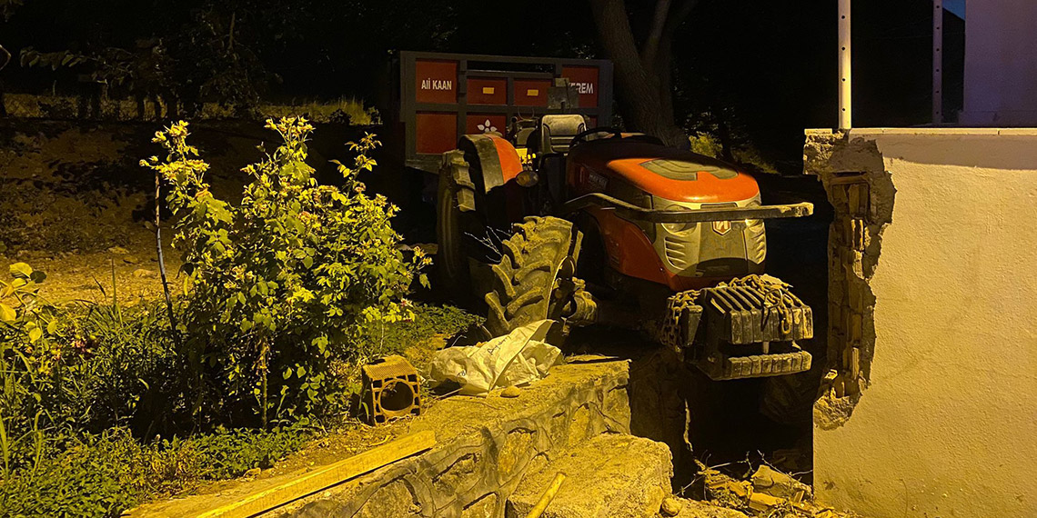 Traktör oyun oynayan çocukların arasına daldı: 2 ölü, 2 yaralı