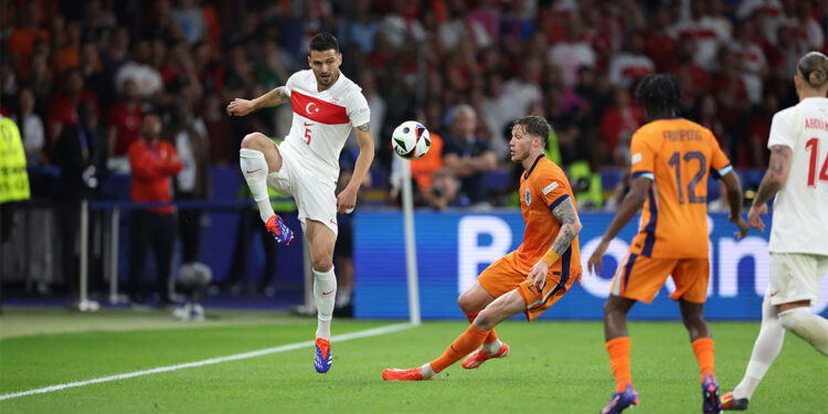 Türkiye-Hollanda maçı Avrupa basınında