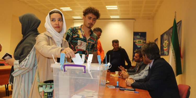 Türkiye'deki İranlılar sandık başında