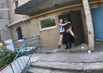 Ukrayna'da 64 kişi savaş bölgesinden tahliye edildi