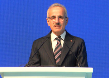 Uraloğlu duyurdu; Gemilerden alınan harçlara muafiyet