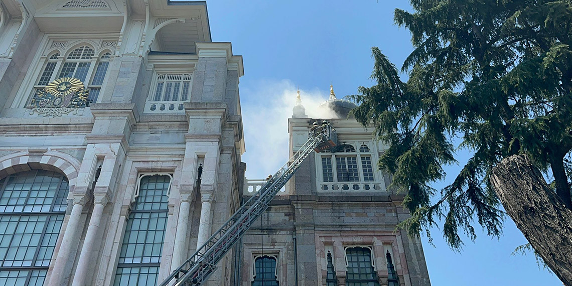 Üsküdar'daki Sağlık Bilimleri Üniversitesi'nde yangın