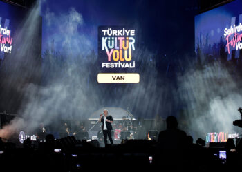 Van Kültür Yolu Festivali'nde Berdan Mardini sahne aldı