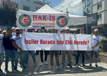 Yalova Belediyesi'nde işten çıkarılan 89 personel eylem yaptı