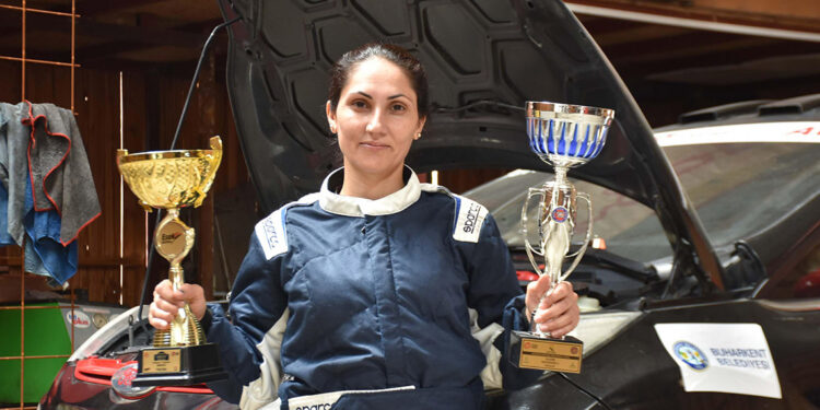 Yarış pilotu Serap Kotan, 4 yılda 24 kupa kazandı.