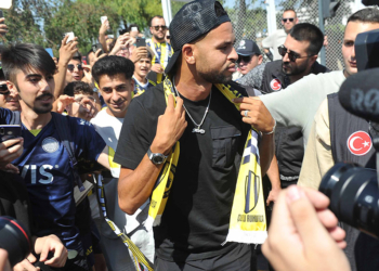 Fenerbahçe'nin yeni golcüsü Youssef En-Nesyri, İstanbul'da