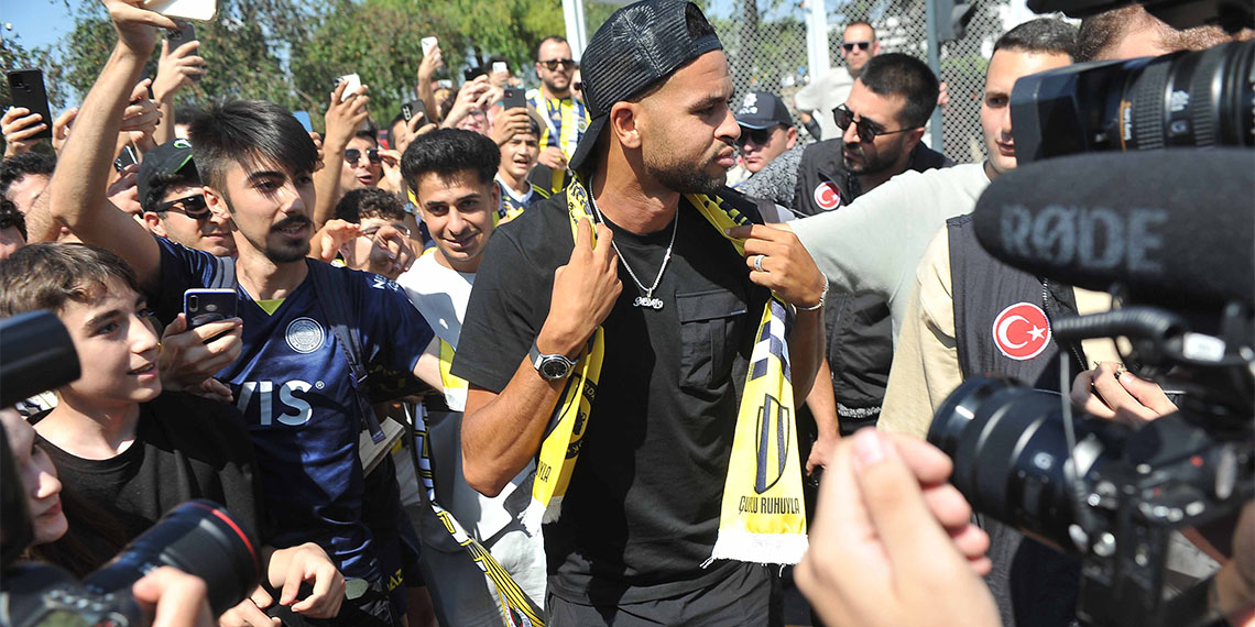 Fenerbahçe'nin yeni golcüsü Youssef En-Nesyri, İstanbul'da