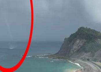 Zonguldak'ta denizde hortum kamerada