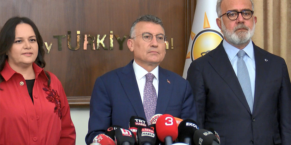 Emeklilere yapılacak ek zam miktarı netleşti. AK Parti Meclis Grubu Başkanı Abdullah Güler, en düşük emekli aylığının 12 bin 500 liraya yükseltileceğini açıkladı.