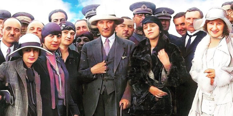Atatürk'ün yolunda