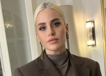 Büşra Pekin Altın Küre Ödülleri'nin sunuculuğunu üstlendi