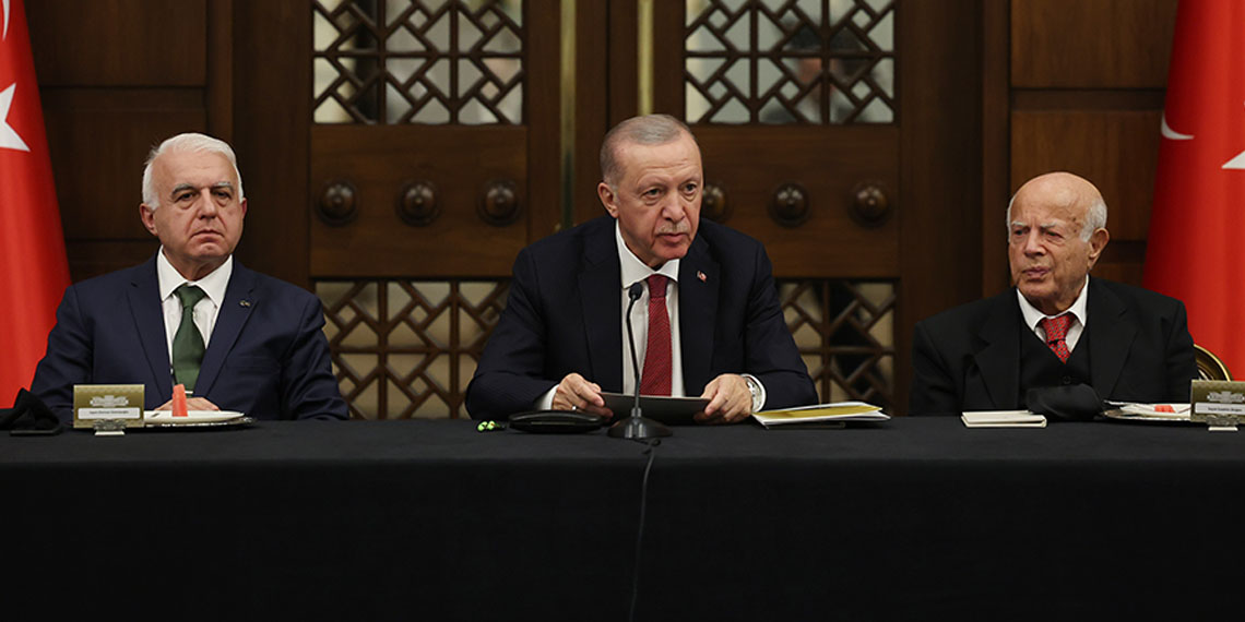 Ehlibeyt muhabbetini kardeşliğimizin mayası olarak görüyoruz